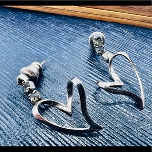 Vintage cutout heart silver rhinestone dangles small pierced earrings